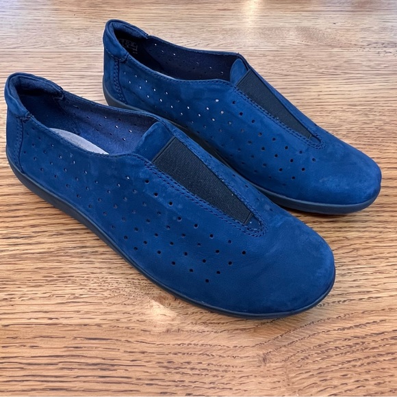 ⭐️ Clarks Navy Medora Gemma Nubuck Slip-On Shoe Size 7 - Picture 7 of 14